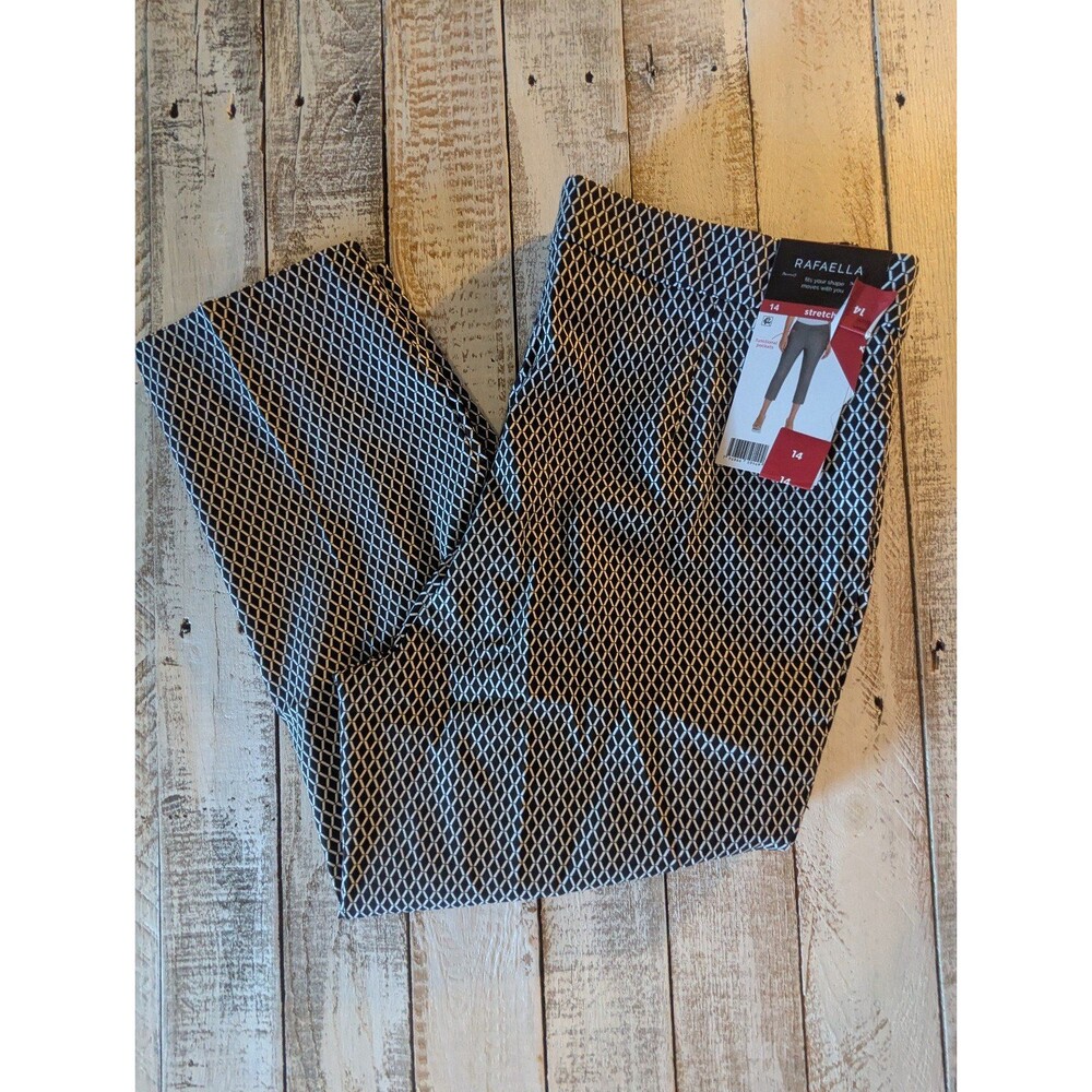 NWT Rafaella Stretch Capris with pockets!
